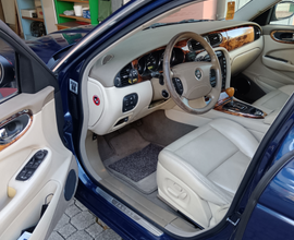 Jaguar XJ8 2003