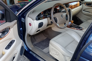 Jaguar XJ8 2003