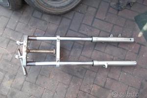 Shadow 600 : forcella cerchi pinza sella parafango