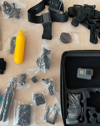 Gopro hero 5 con accessori