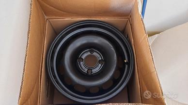 4 Cerchi Nuovi in acciaio da 15" con 4 fori