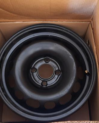 4 Cerchi Nuovi in acciaio da 15" con 4 fori