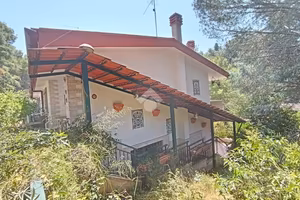 VILLA A SCHIERA A CASSANO DELLE MURGE