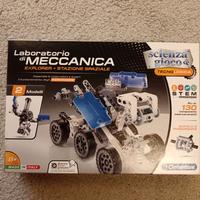 Laboratorio di meccanica. Stazione spaziale