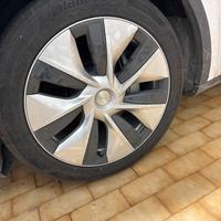 Cerchi 19 Tesla model Y o model 3 gomme nuove 2026