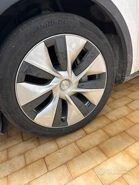 Cerchi 19 Tesla model Y o model 3 gomme nuove 2026