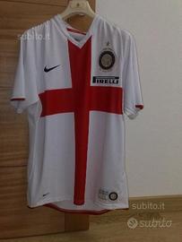 Maglia del centenario dell'inter con famosi errori