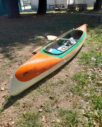 canoa canadese in vetroresina con 2 pagaie