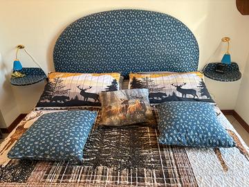 testiera letto in tessuto imbottito e comodini