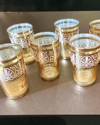 Set di bicchieri da te ‘ in vetro con decorazioni