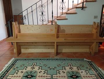 Banconi  e tavoli in legno massello