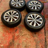 Cerchi e gomme Volkswagen t roc 215/55/17