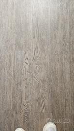 Pavimento PVC effetto legno 