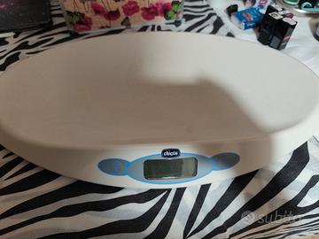 bilancia pesa neonato