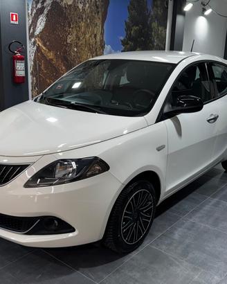 Lancia Ypsilon 1.0 FireFly 5 porte S&S Hybrid Gold