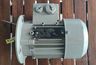 Motore elettrico trifase SIEMENS 1LA7060-2AA11