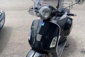 Piaggio Vespa 300 GTS - 2013