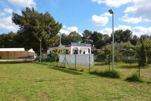 Terreno con struttura (Villa) e capannone più box