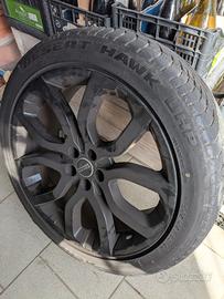 Cerchi più gomme per Range Rover