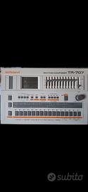 Drum machine ROLAND TR707