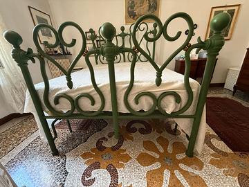 Letto matrimoniale ferro battuto d'epoca