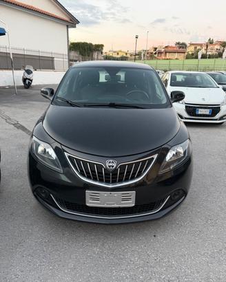 Lancia Ypsilon Y 1.0 ibrida 5 porte