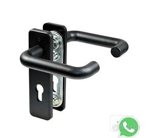 Maniglia nera e serratura per porta tagliafuoco