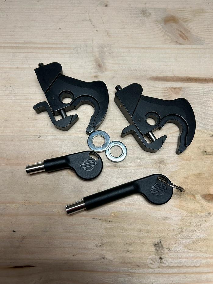 Portapacchi Staccabile Per Moto Harley – Montaggio Su Sissy Bar, Set 4 Pezzi Nero ABS