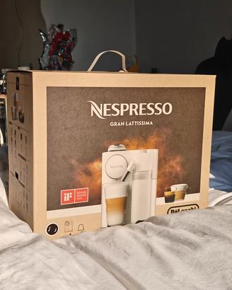 Nespresso Gran Lattissima EN640.B MAI APERTA