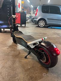Monopattino elettrico con 96km