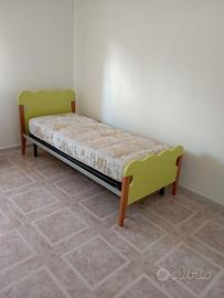 Lettino in legno