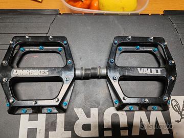 pedali DMR Vault Flat