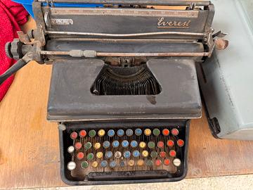 Macchina da scrivere Everest