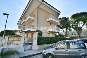 ZONA FALERIENSE, 3 CAMERE, 2 BAGNI, GARAGE!!!