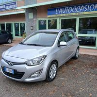 HYUNDAI - i20 - 1.4 CRDi NAVI , SENSORI, LED
