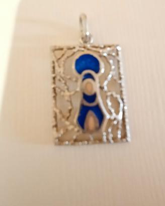 Ciondolo raffigurante la Madonnina 