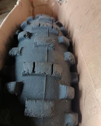 gomme enduro metzeler