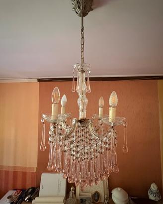 Elegante coppia di lampadari veneziani