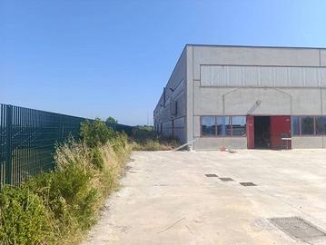 Immobile di 1300 m² a Fara Olivana con Sola