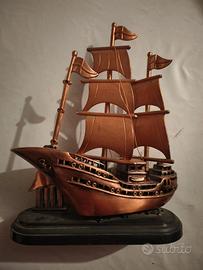 Nave pezzo di antiquariato