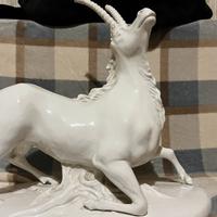 CAVALLO IN PORCELLANA