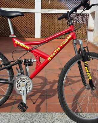 Mountain bike 26"  con sospensioni e cambio