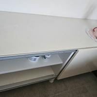 mobile IKEA BESTÅ con anta scorrevole