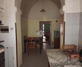 2 LOCALI A SASSARI