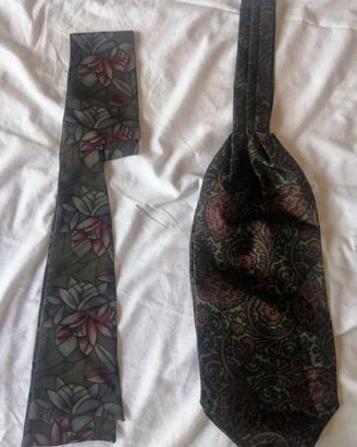 Coppia di Foulard/Cravatte da Donna in Seta