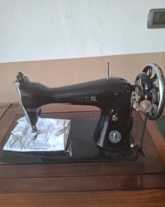 macchina da cucire Singer anni 50