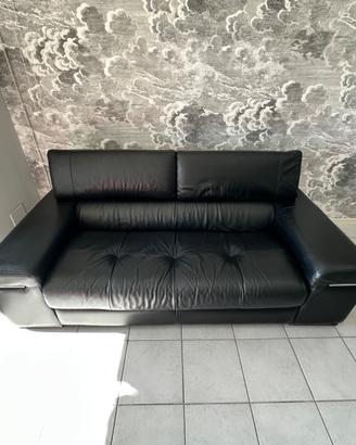Divano Avana in pelle colore nero - By Natuzzi