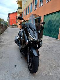 Yamaha X-Max 400 - Iron Max