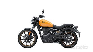 Royal Enfield Meteor 350 Stellar arancione