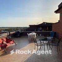 ATTICO TRILOCALE VIA LACEDONIA 37